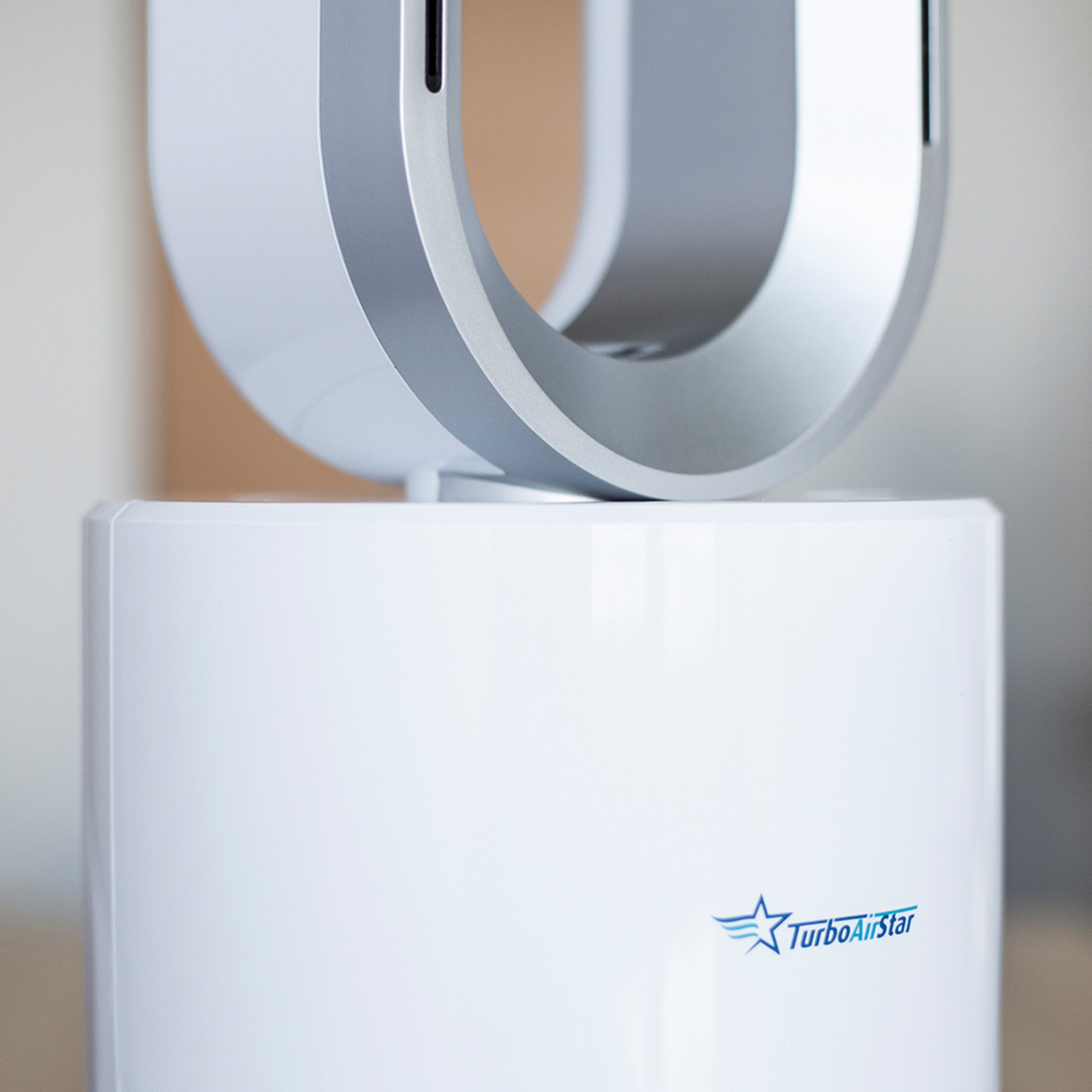 TurboAirStar™ 3 az 1-ben Fűtő • Ventilátor • Légtisztító rendszer