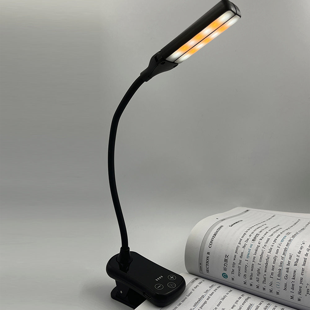 LumeFlex 3-fejű olvasólámpa állítható világítással és USB-C töltéssel